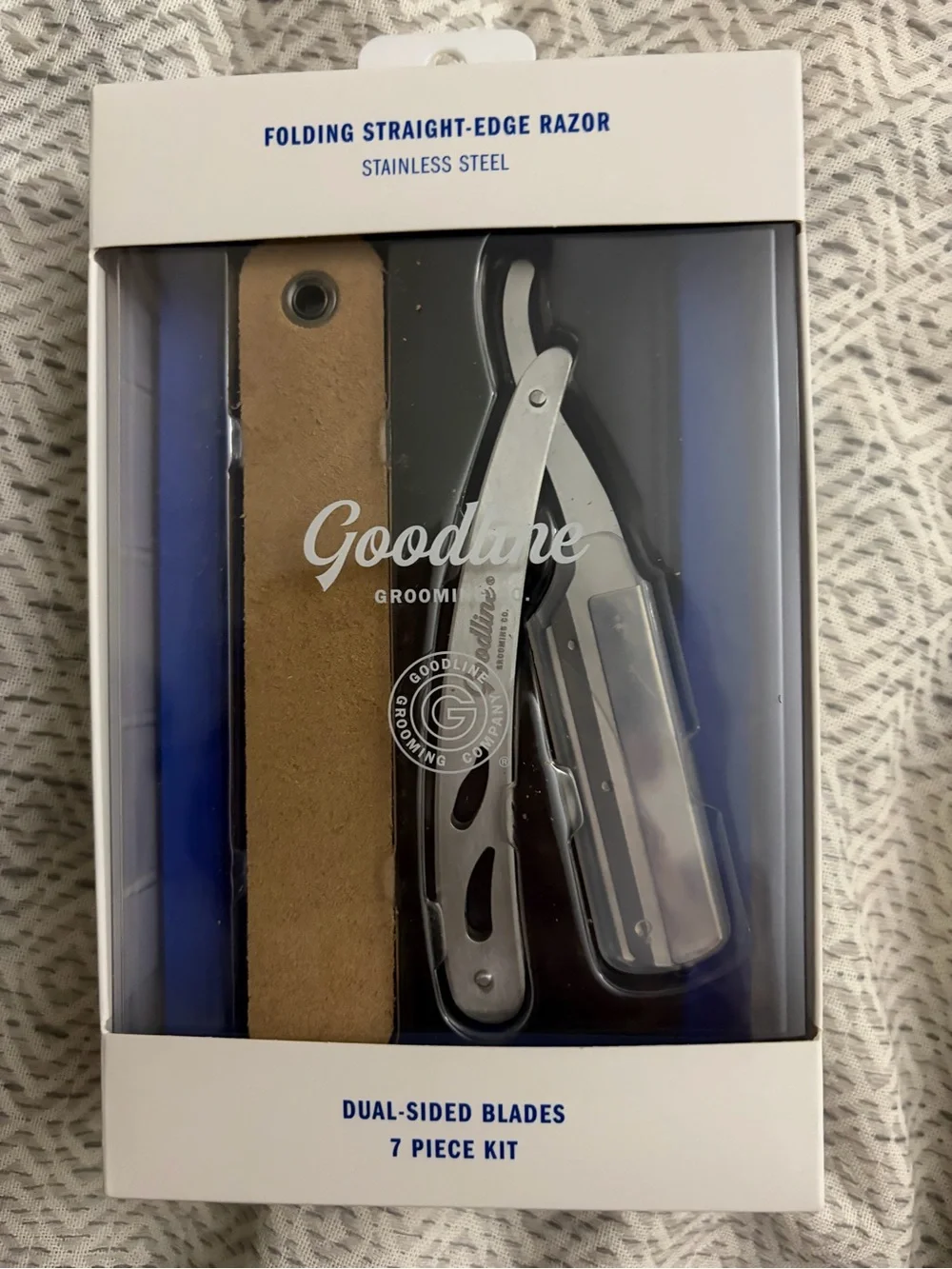 Folding Straight-Edge Razor Kit and replacement razors